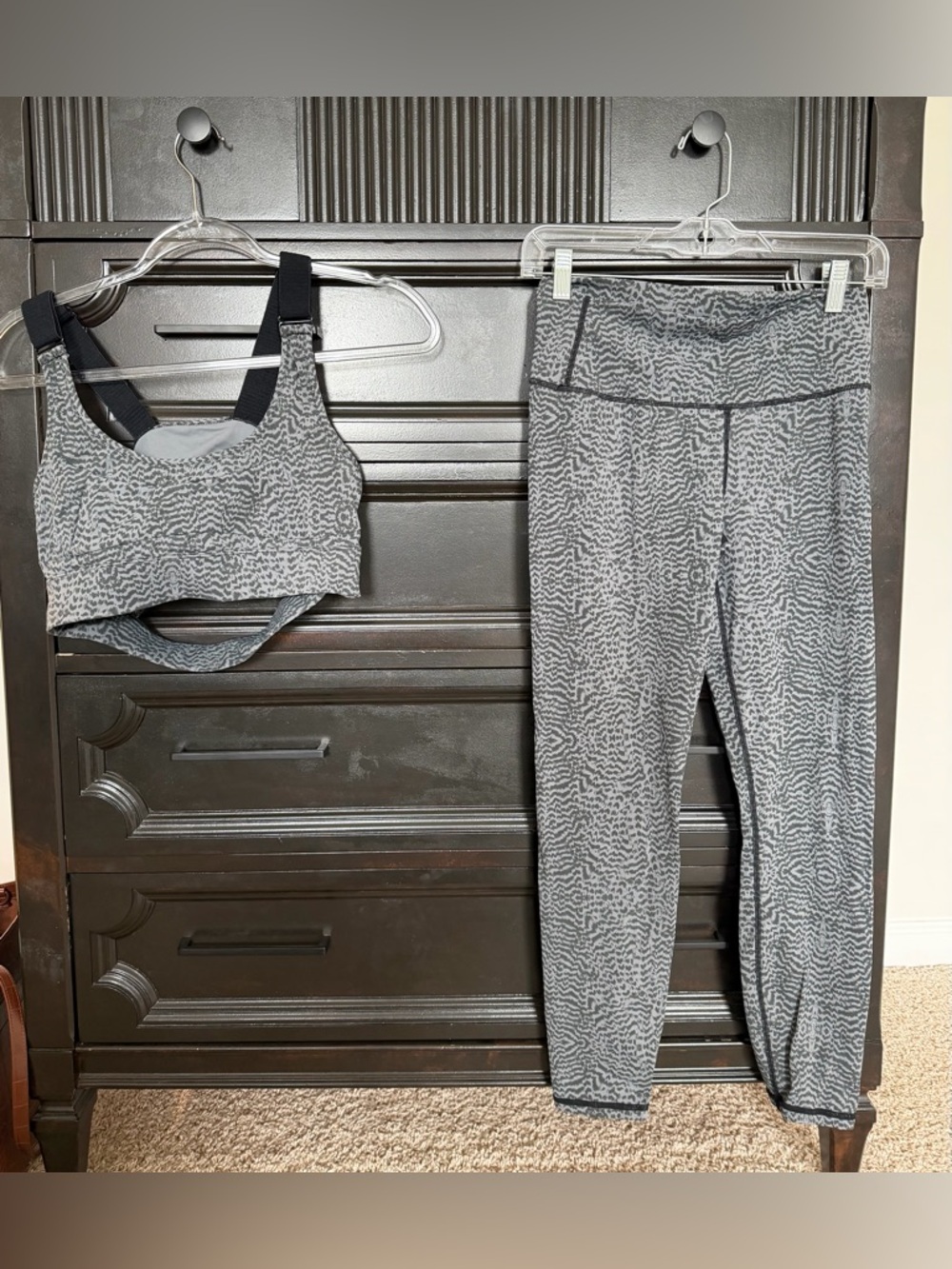 Varley Gray Patterned High-Waist Leggings & Matching Sports Bra